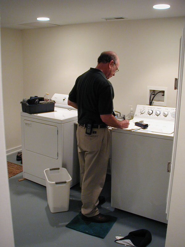 05_basement_02_laundry