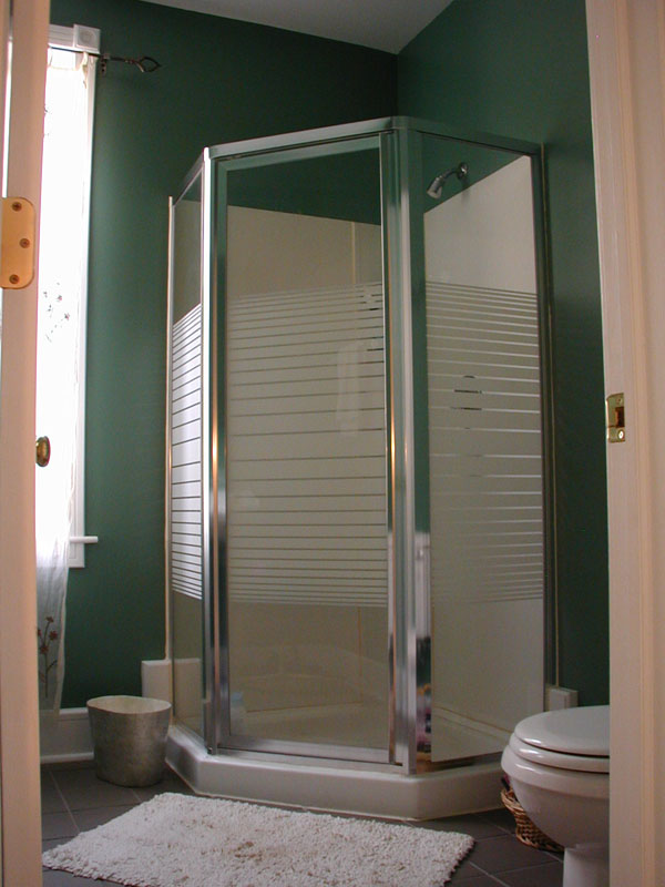 06_first_floor_bath_01