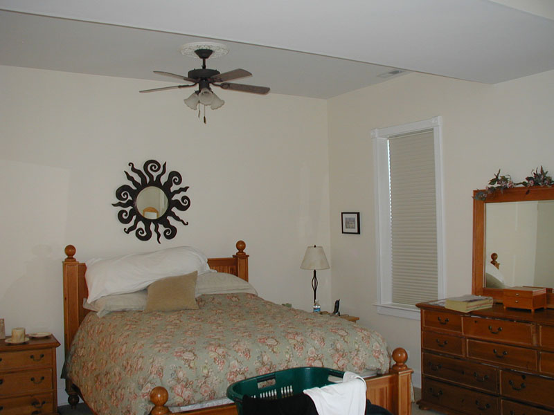 08_master_bed_01