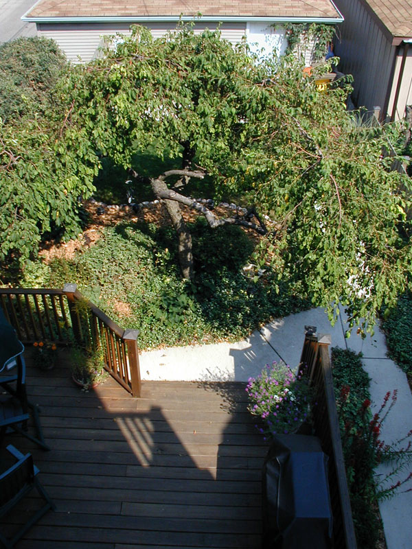 08_master_bed_balcony_01