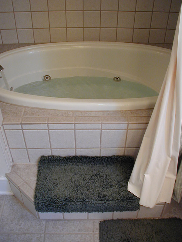 09_master_bath_02